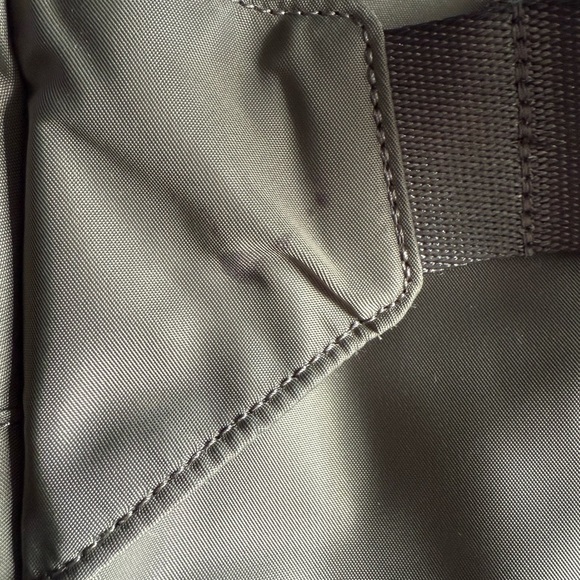 Sage Green Lululemon Belt Bag - Picture 5 of 11